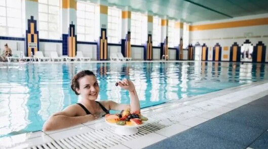 Крытый бассейн